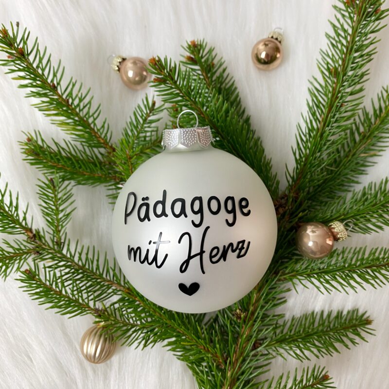 Christbaumkugel 8 cm Echtglas silber matt Pädagoge mit Herz